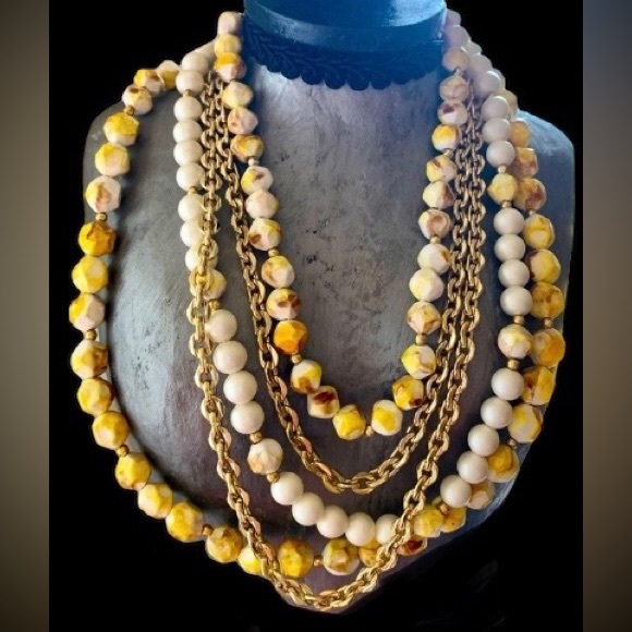 Vintage Hong Kong 5 Strand Faux Pearl & Marbled Yellow Tan Woman’s Necklace - Picture 3 of 9